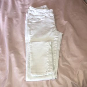 White skinny jeans
